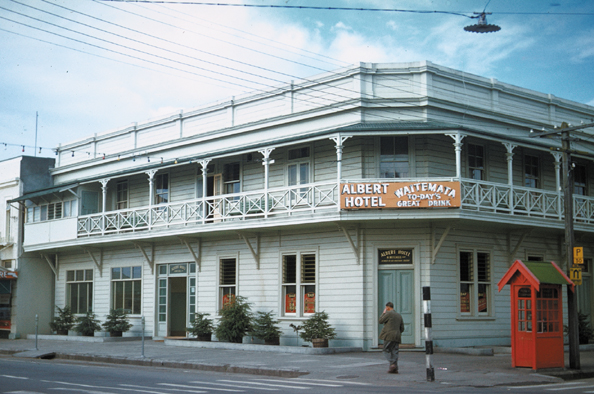 054-NZhotel