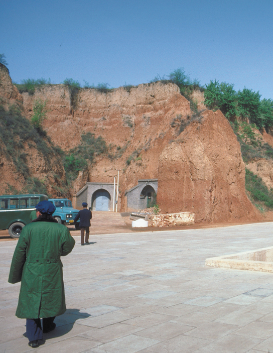133-China-wht-caves
